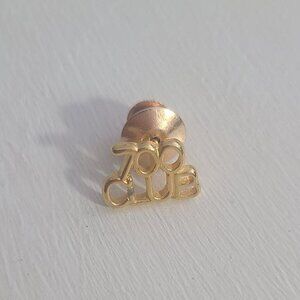 700 Club Seven Hundred Vintage Lapel Pin Tie Tack Brooch